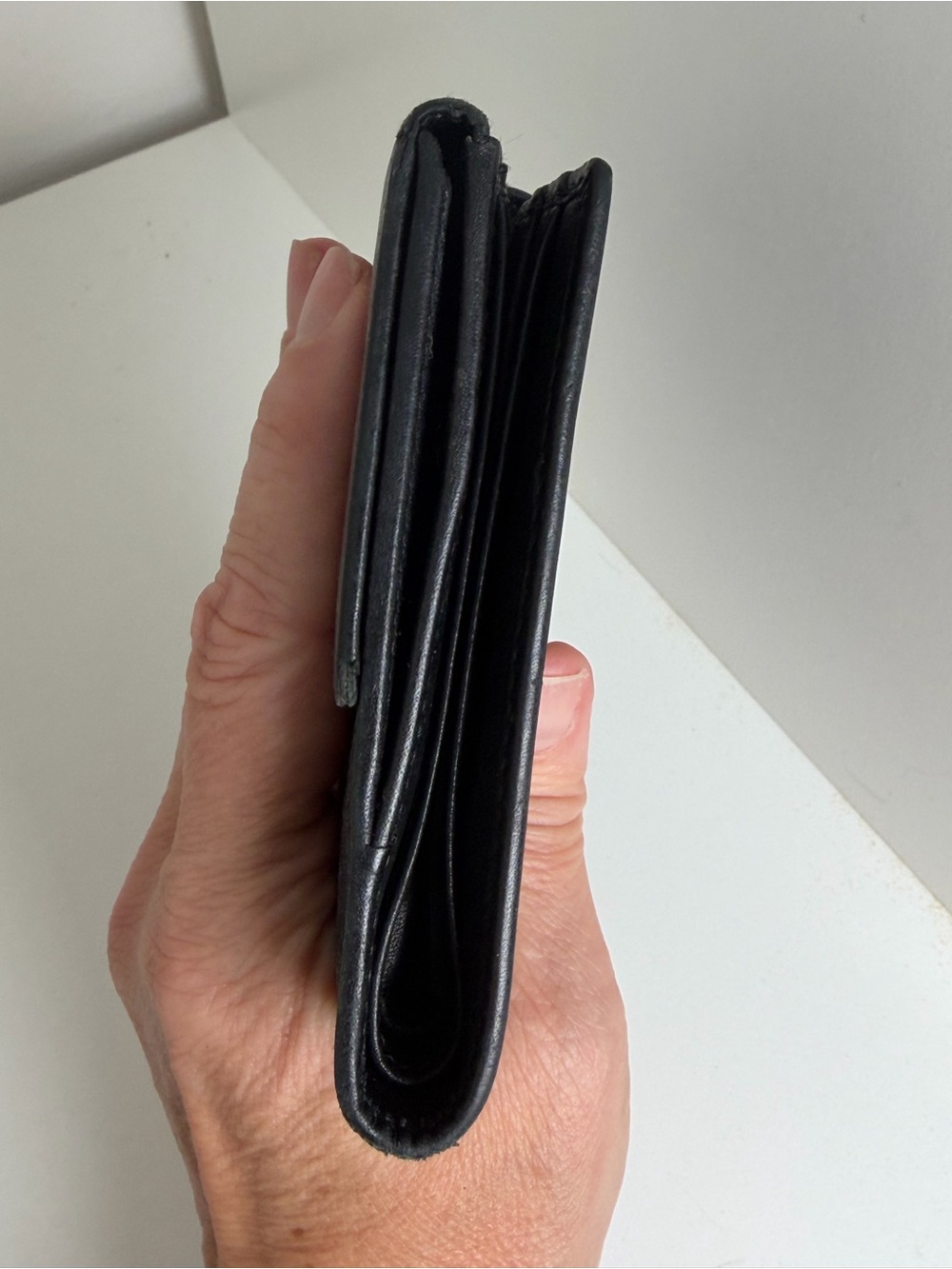 AUTHENTIC GUCCI BLACK GG CANVAS WEB COMPACT WALLET - Picture 11 of 13